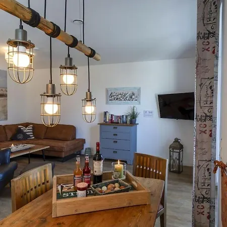 Holoiday House Starboard Kakohl