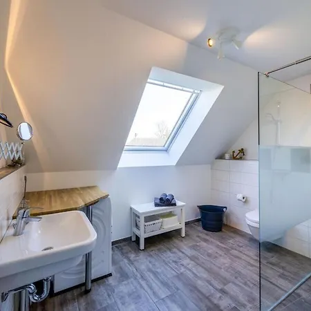 Holoiday House Starboard