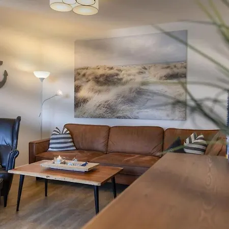 Holoiday House Starboard